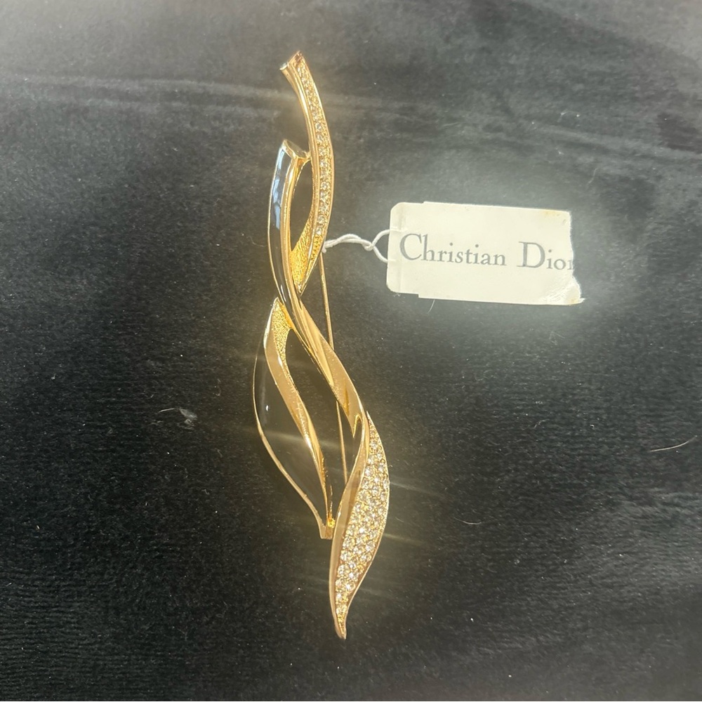 Vintage Christian Dior Pave
Swarovski Black Enamel
Double Wave Abstract Brooch - Picture 5 of 11